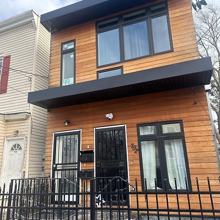 Elegant Apt By Ewr & Pennstation Нюарк Екстериор снимка