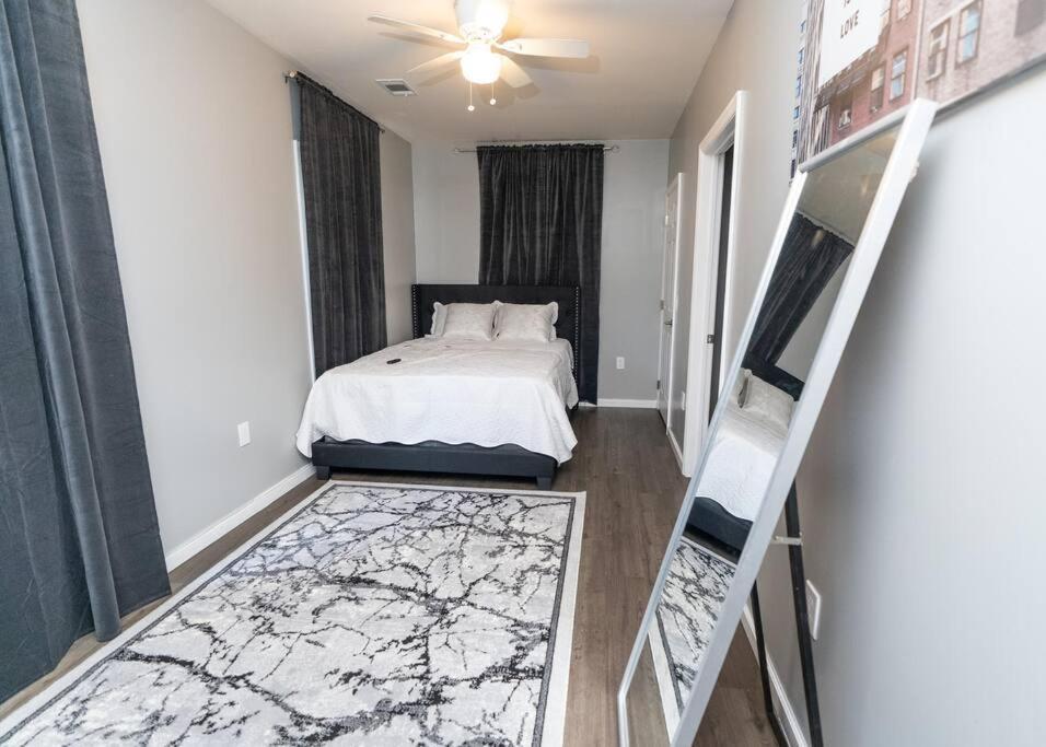 Elegant Apt By Ewr & Pennstation Нюарк Екстериор снимка